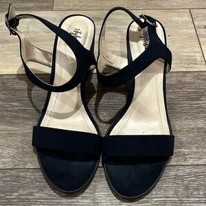 Women’s sandals size 7m